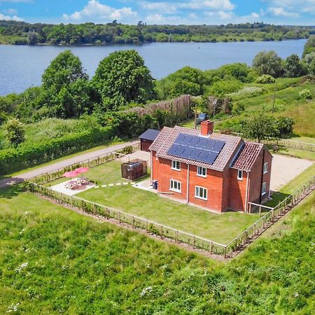 Old Alton Hall Farmhouse Tattingstone Esterno foto